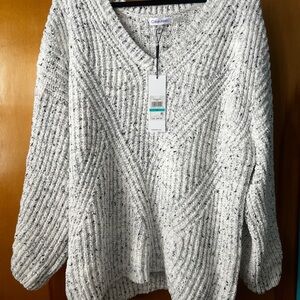 Calvin Klein Women's Cream V-Neck Sweater